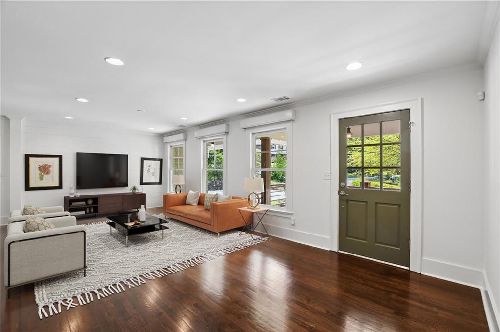 3064 Boxwood Drive NE