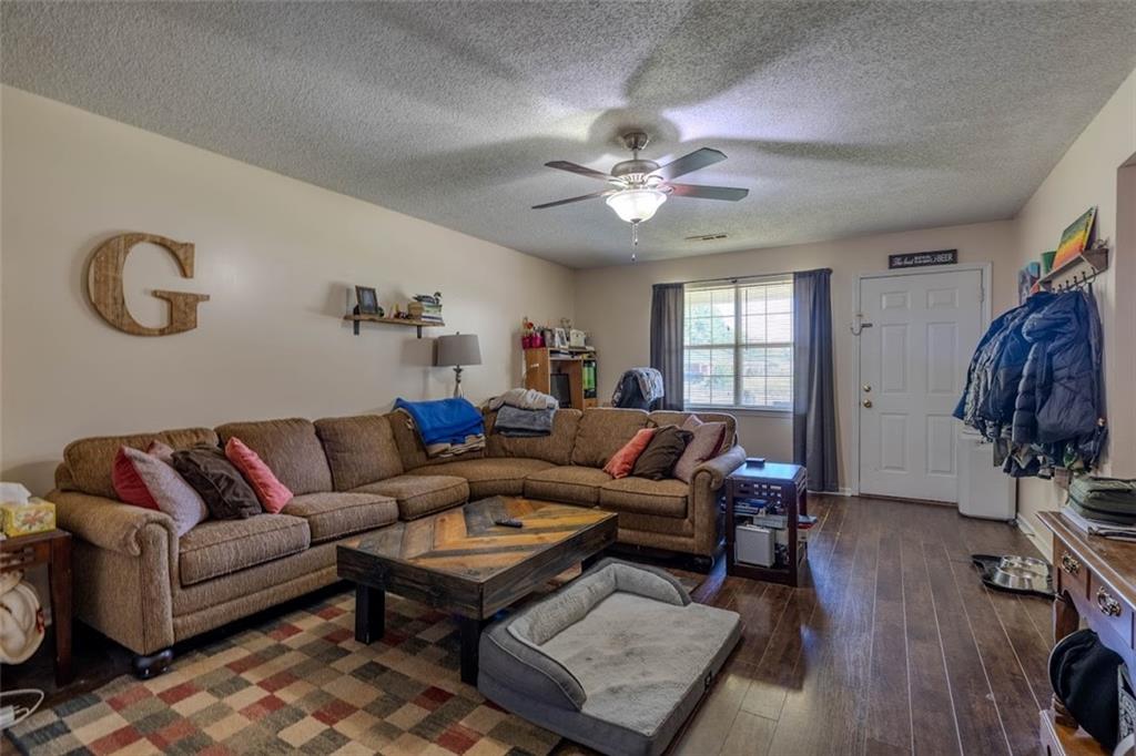 15 Oakcrest Trail NE
