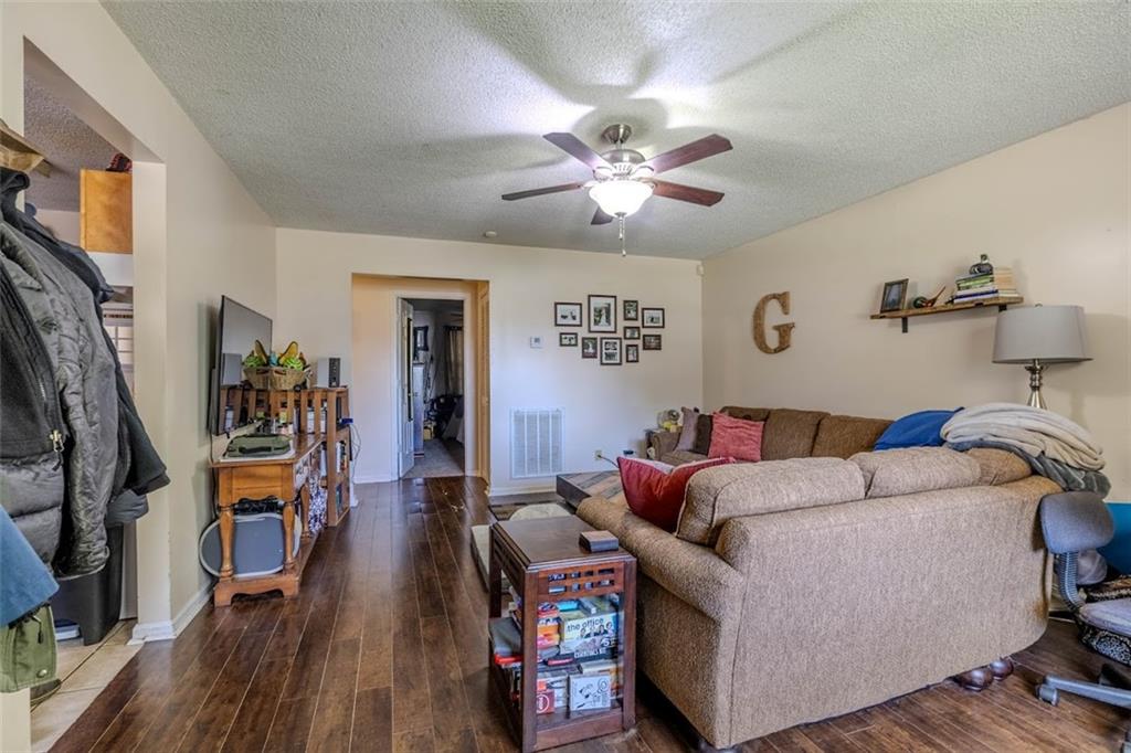 15 Oakcrest Trail NE