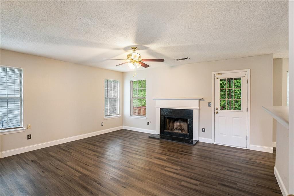 6092 Giles Court, Lithonia, Georgia image 7