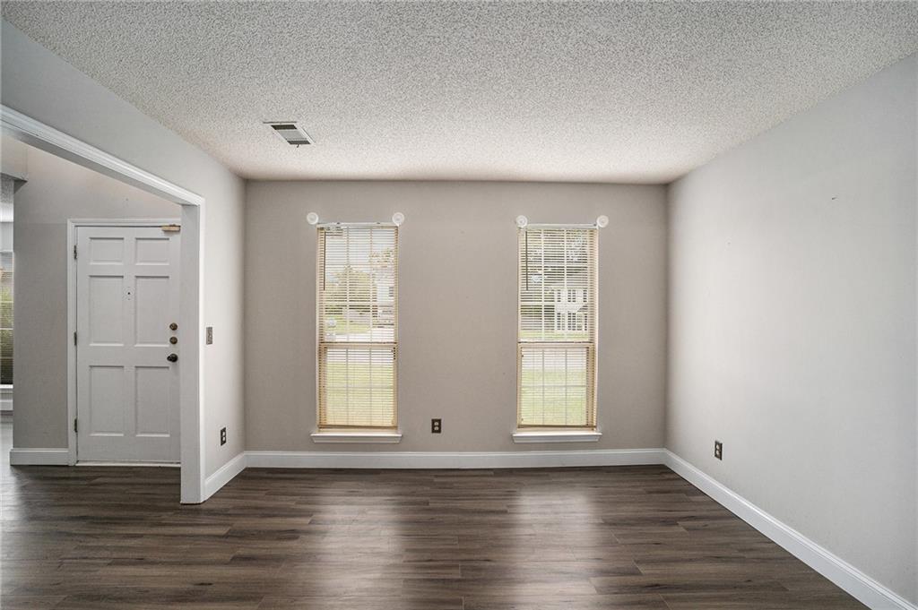 6092 Giles Court, Lithonia, Georgia image 6