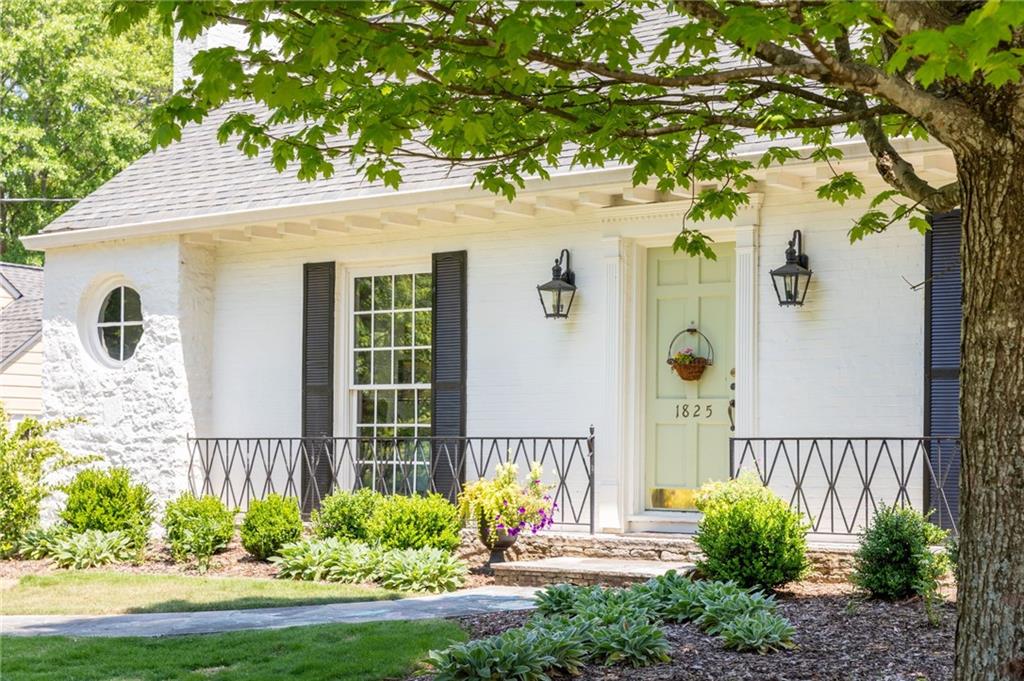 1825 Greystone Road NW