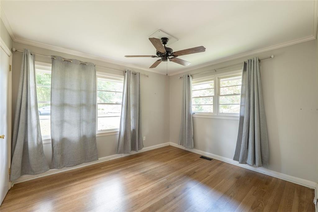 305 Brookwood Drive SW