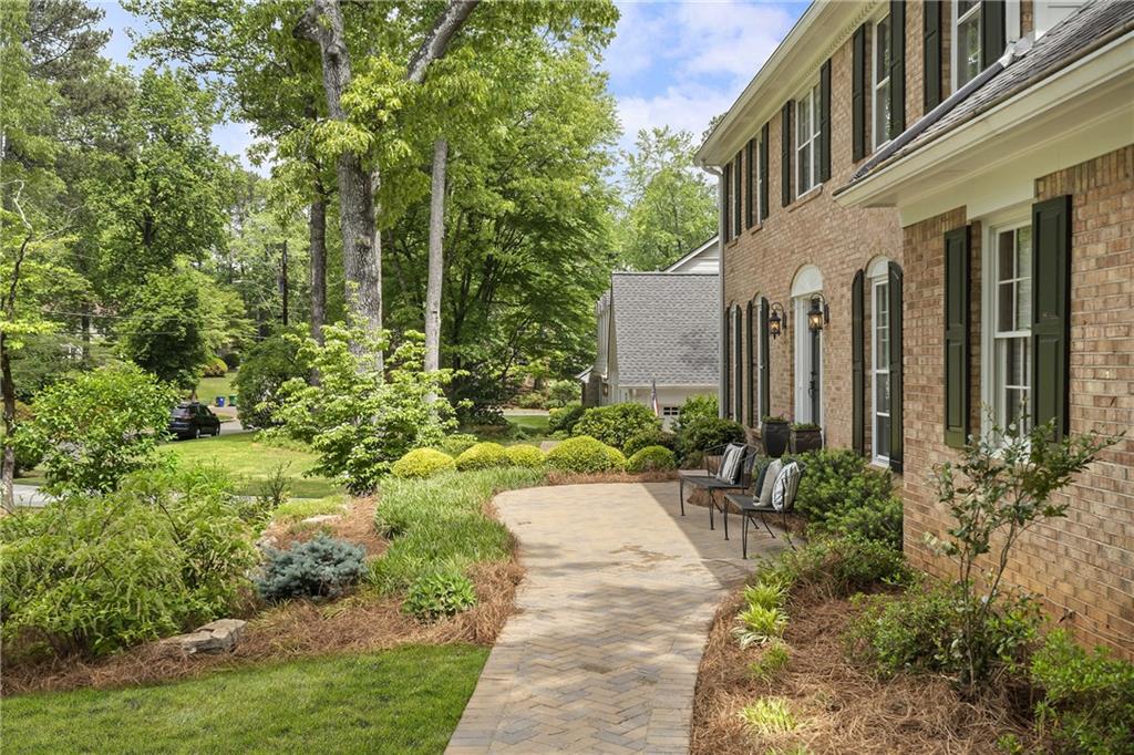 4979 Shadow Glen Court, Dunwoody, Georgia image 7