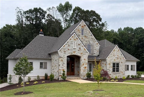 Homes For Sale - 5309 Founders Way<br/> Flowery Branch, GA 30542