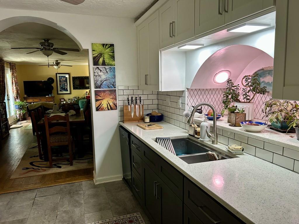 725 Brown Place