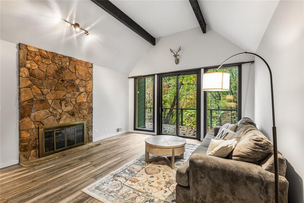 LAKE ARROWHEAD UN 3 PH 1 - Residential