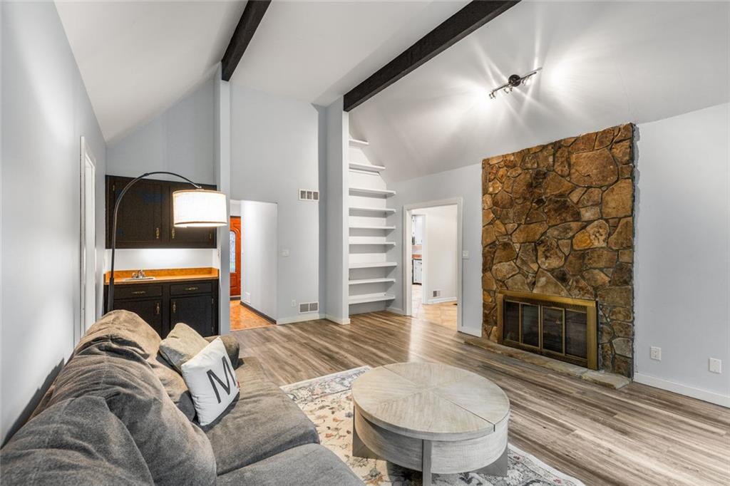 LAKE ARROWHEAD UN 3 PH 1 - Residential