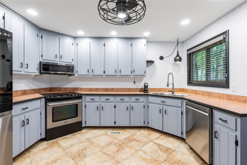 LAKE ARROWHEAD UN 3 PH 1 - Residential