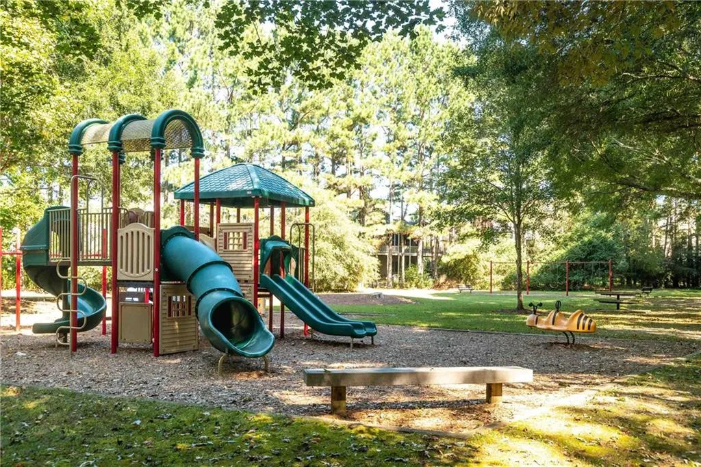 Cumming, Georgia 30040, United States, 5 Bedrooms Bedrooms, ,5 BathroomsBathrooms,Residential,Pending,103409