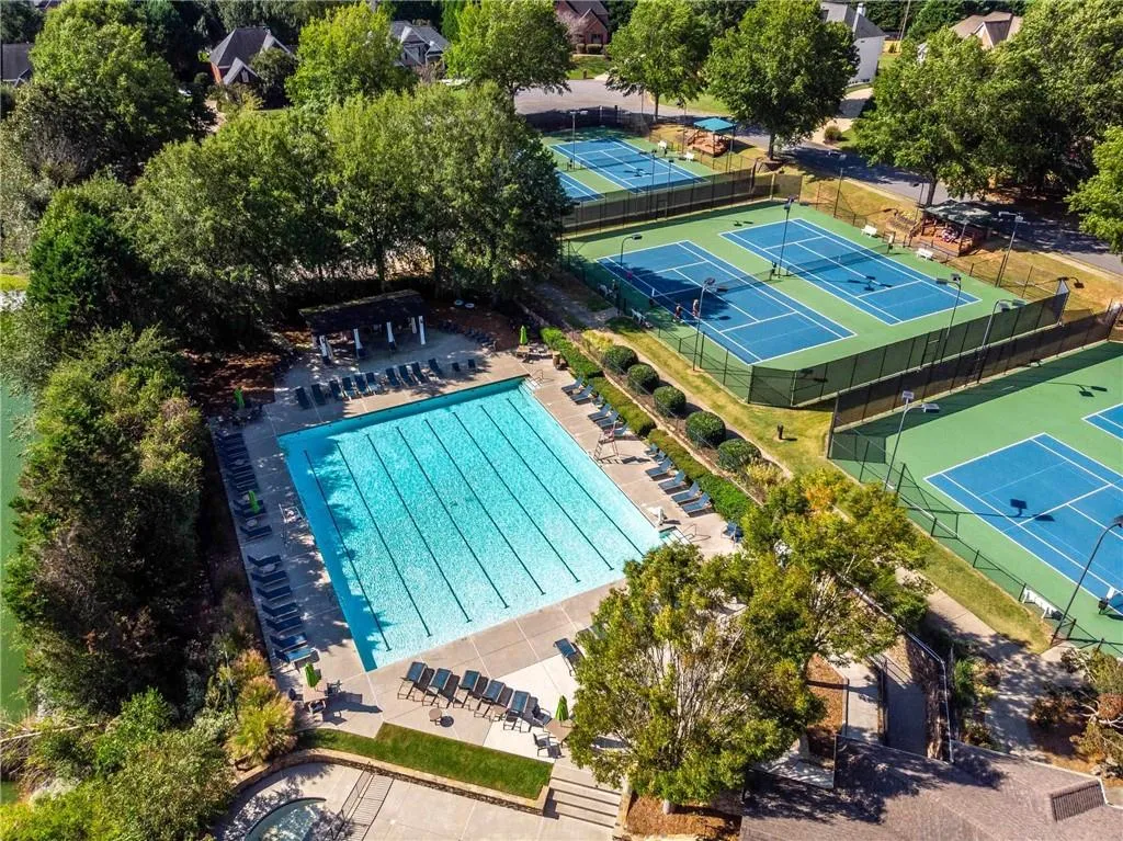 Cumming, Georgia 30040, United States, 5 Bedrooms Bedrooms, ,5 BathroomsBathrooms,Residential,Pending,103409