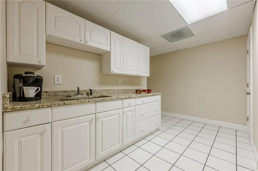 Cumming, Georgia 30040, United States, 5 Bedrooms Bedrooms, ,5 BathroomsBathrooms,Residential,Pending,103409