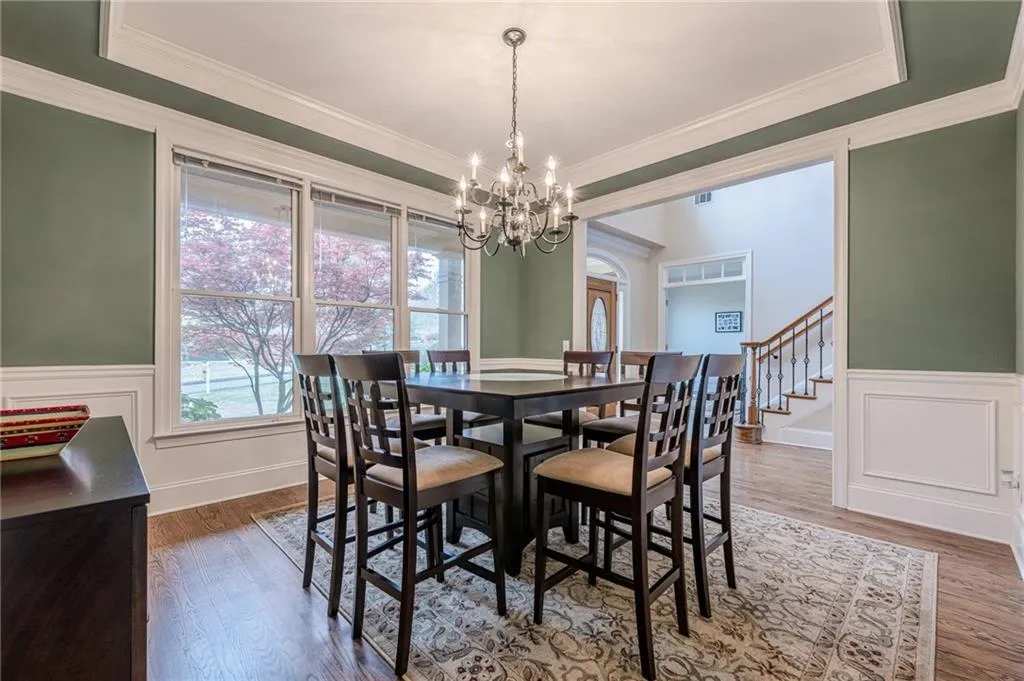 Cumming, Georgia 30040, United States, 5 Bedrooms Bedrooms, ,5 BathroomsBathrooms,Residential,Pending,103409