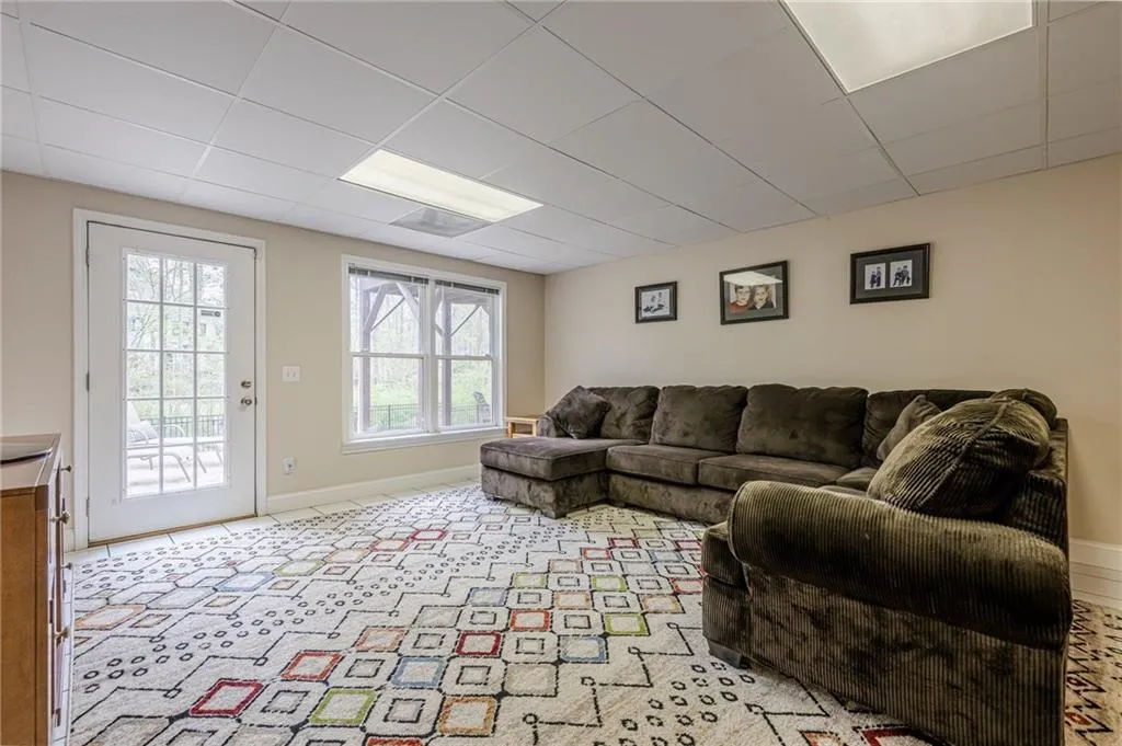 Cumming, Georgia 30040, United States, 5 Bedrooms Bedrooms, ,5 BathroomsBathrooms,Residential,Pending,103409