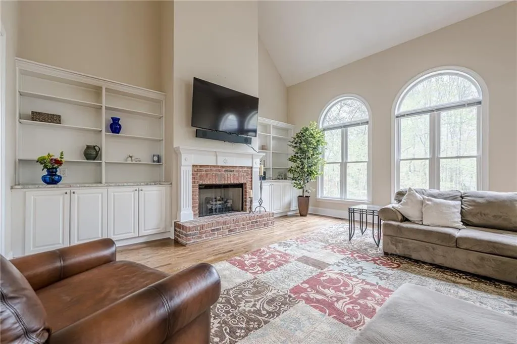 Cumming, Georgia 30040, United States, 5 Bedrooms Bedrooms, ,5 BathroomsBathrooms,Residential,Pending,103409