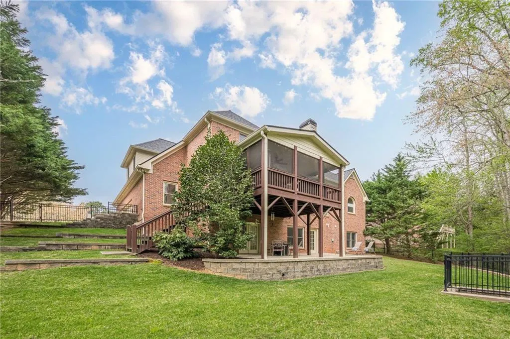 Cumming, Georgia 30040, United States, 5 Bedrooms Bedrooms, ,5 BathroomsBathrooms,Residential,Pending,103409