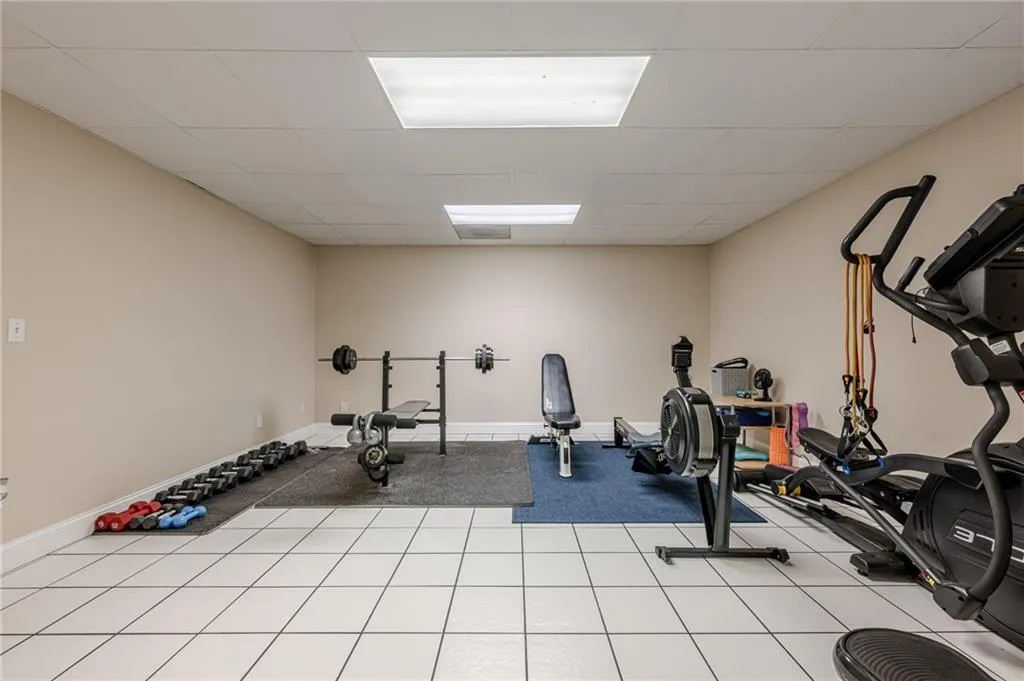 Cumming, Georgia 30040, United States, 5 Bedrooms Bedrooms, ,5 BathroomsBathrooms,Residential,Pending,103409