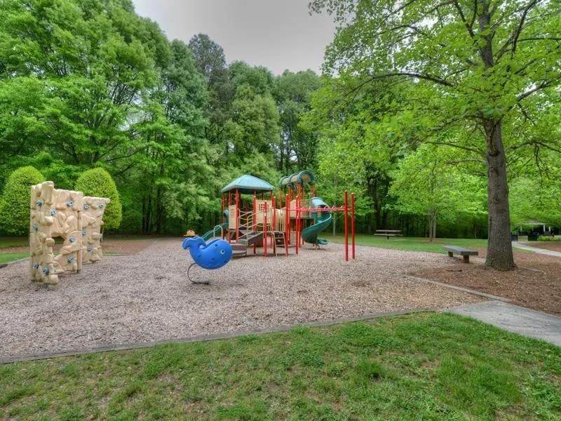 Cumming, Georgia 30040, United States, 5 Bedrooms Bedrooms, ,5 BathroomsBathrooms,Residential,Pending,103409