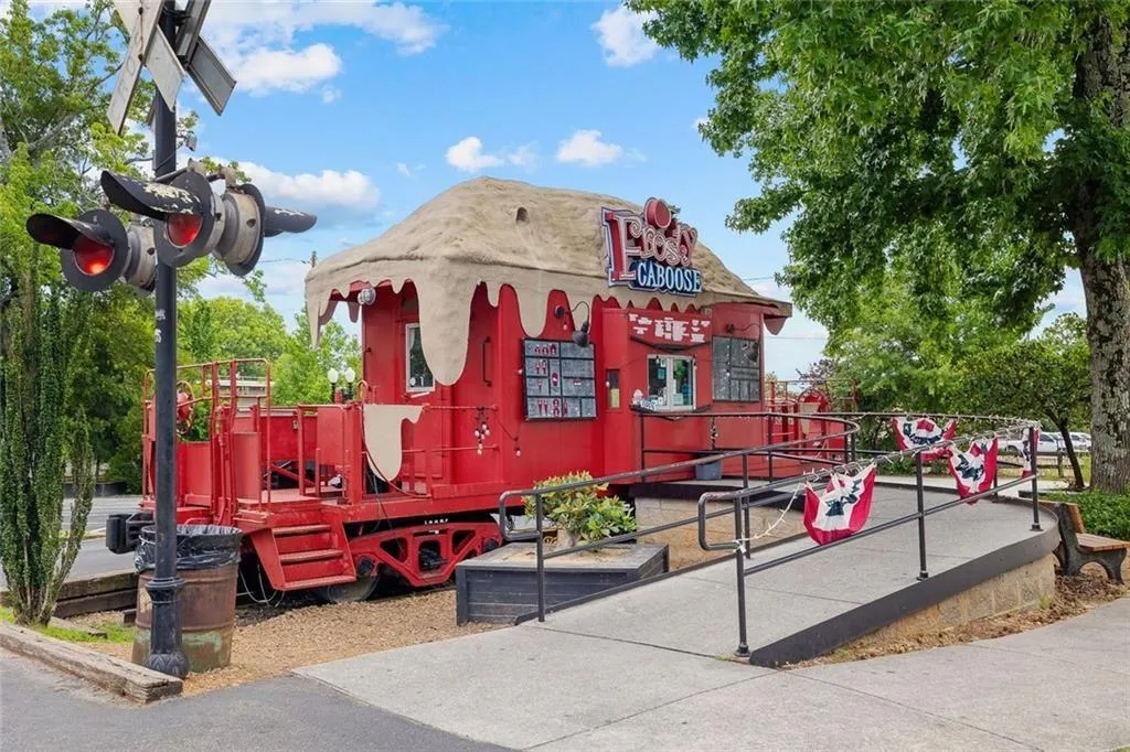 Chamblee, Georgia 30341, United States, 3 Bedrooms Bedrooms, ,4 BathroomsBathrooms,Residential,Active,160033