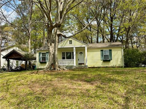Photo of 592 Scott Circle, Decatur, GA 30033 (MLS # 7742066)