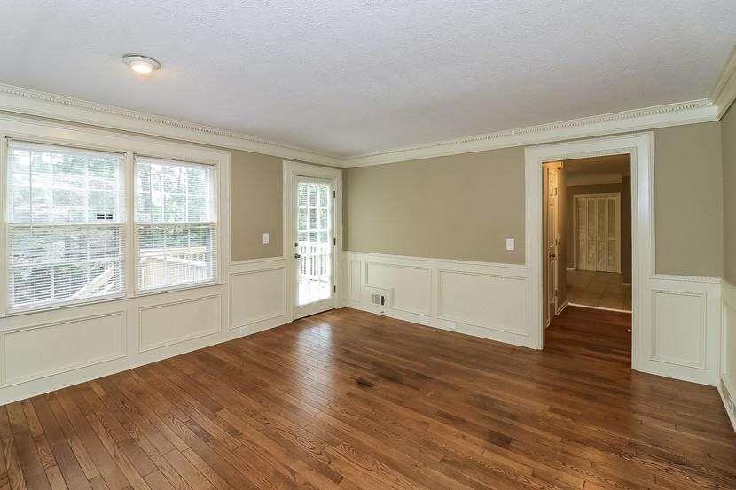 1960 McEachern Manor Drive SW