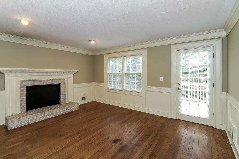1960 McEachern Manor Drive SW