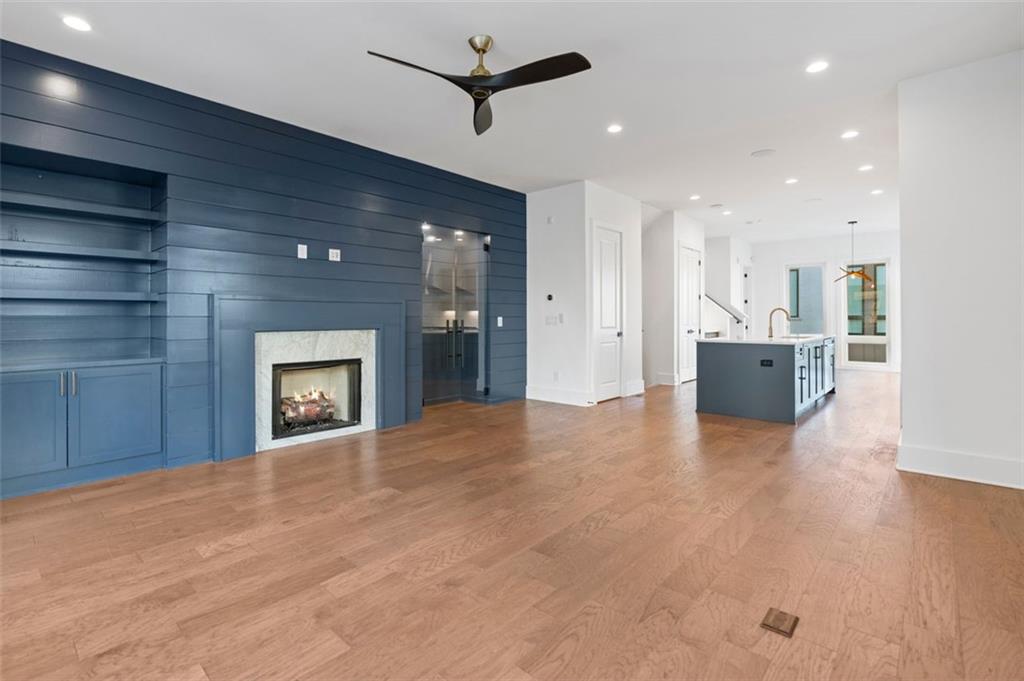 352 Gibson Street SE