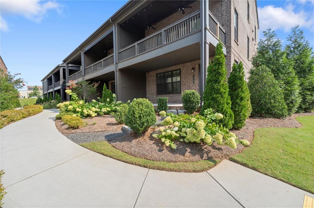 6460 Cortland Walk