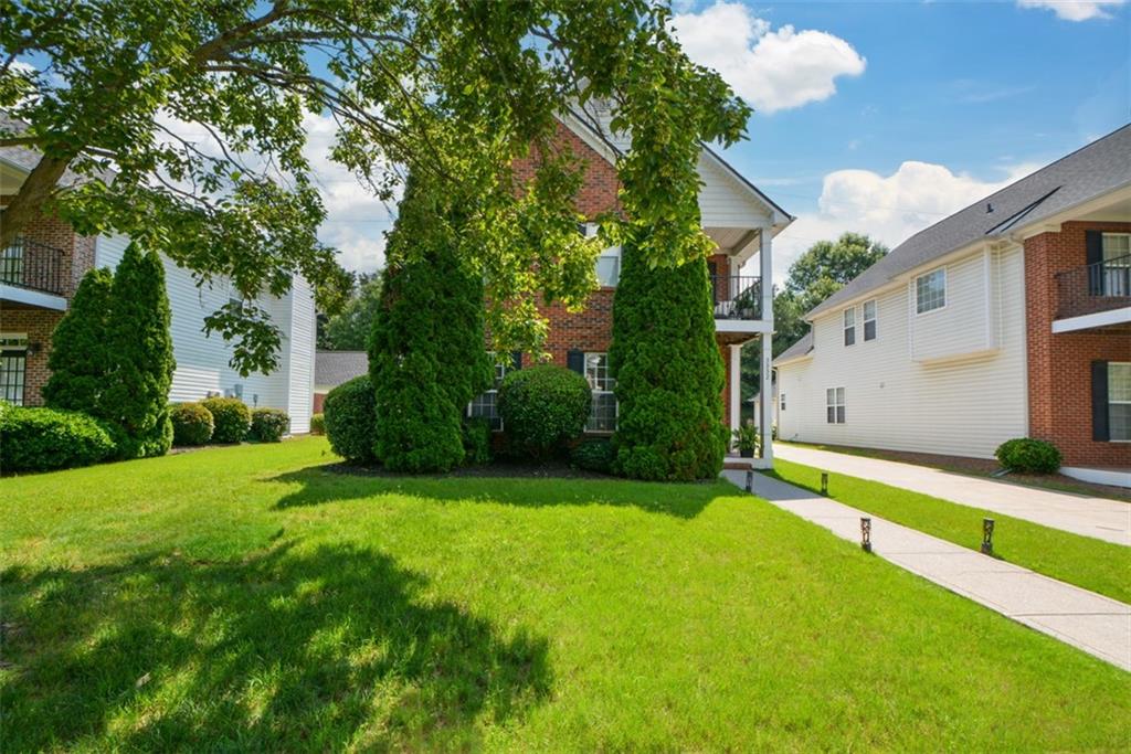 3332 Chastain Landings Court