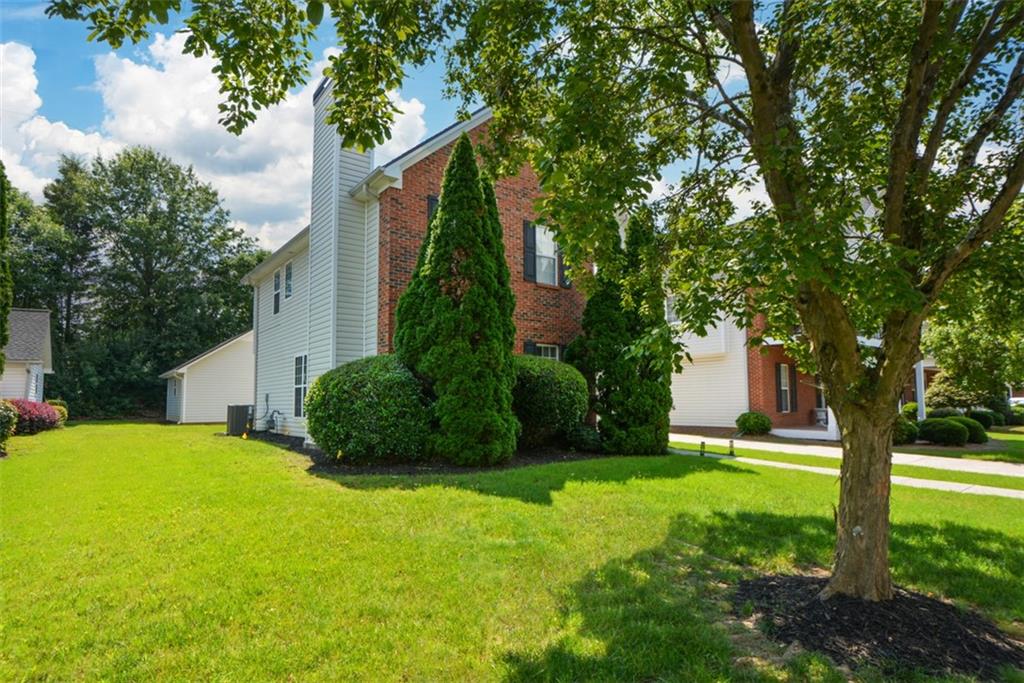 3332 Chastain Landings Court