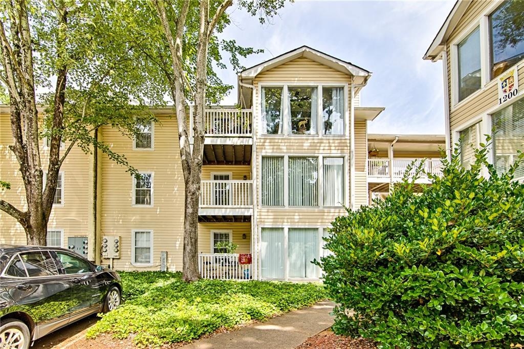 Welcome to this beautifully updated 2-bedroom, 1-bathroom condo, perfectly positioned in the highly desirable Marietta area! From the moment you step inside, you’ll be greeted by a spacious, light-filled living area featuring gorgeous hardwood floors and a seamless flow to a private outdoor deck—the perfect spot for your morning coffee or peaceful evening unwind.
The modern kitchen is a true standout, showcasing bright white cabinetry, granite countertops, and stainless steel appliances that blend style and functionality effortlessly. The primary bedroom features a walk-in closet for ample storage, while the second bedroom offers flexibility for guests, a home office, or a personal retreat. The full bathroom is thoughtfully designed with a double vanity and granite countertops, adding a touch of everyday luxury.
Ideally located just minutes from I-75, shopping, restaurants, and a variety of entertainment options, this home delivers the perfect balance of comfort, convenience, and modern living. Completely move-in ready, it’s an ideal choice for anyone seeking a stylish home in a prime Marietta location.
Don't miss out on this incredible opportunity to make this house your home! Schedule a tour today and experience everything this property has to offer. To schedule your self tour today, please visit our website Solution Property Management Group. We look forward to helping you find your perfect home!