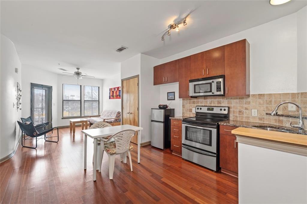 898 Oak Street SW 3222