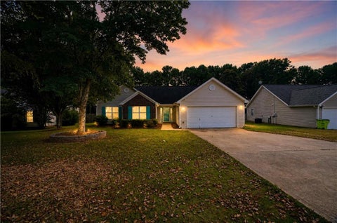 Homes For Sale - 116 Goldleaf Drive<br/> Hampton, GA 30228