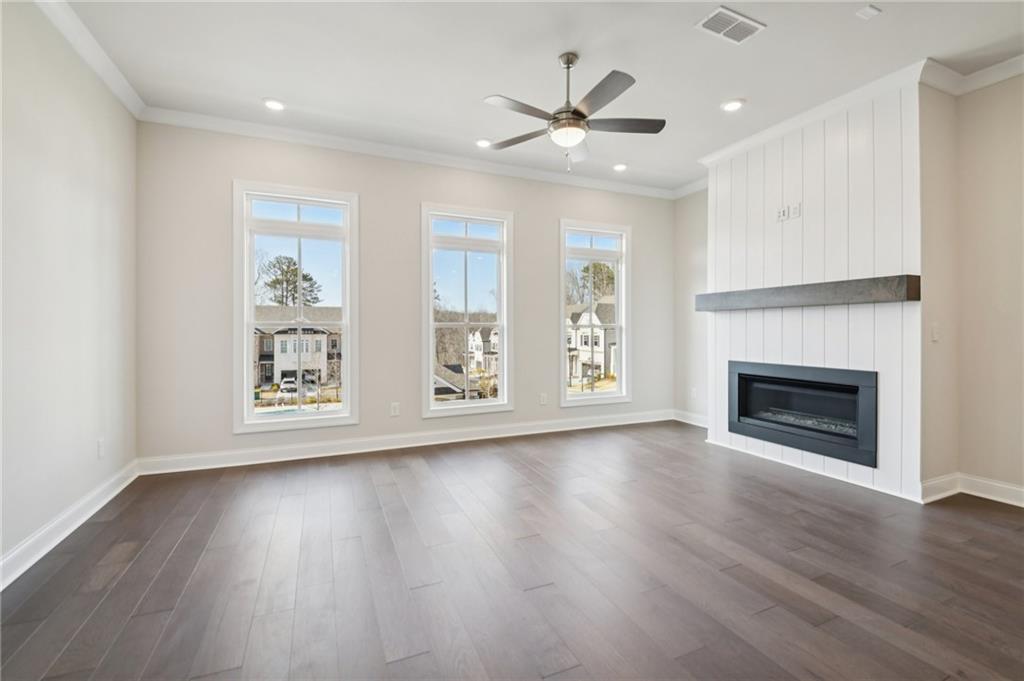 1003 Crown Oak Street 43