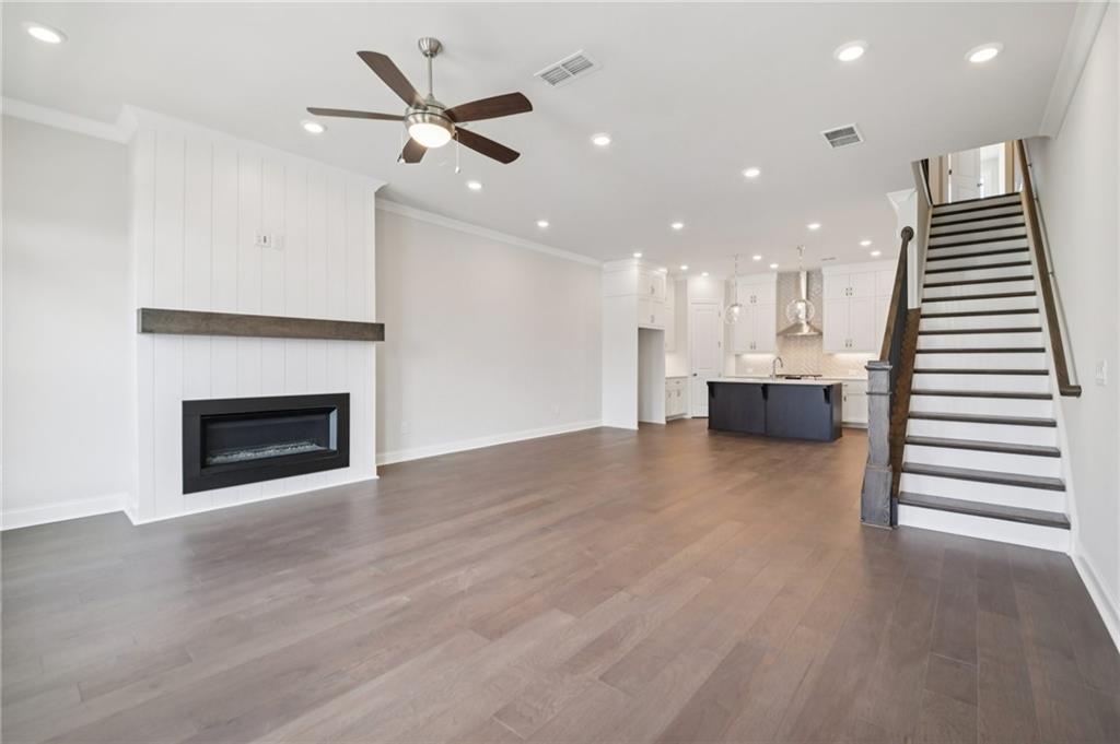 1003 Crown Oak Street 43