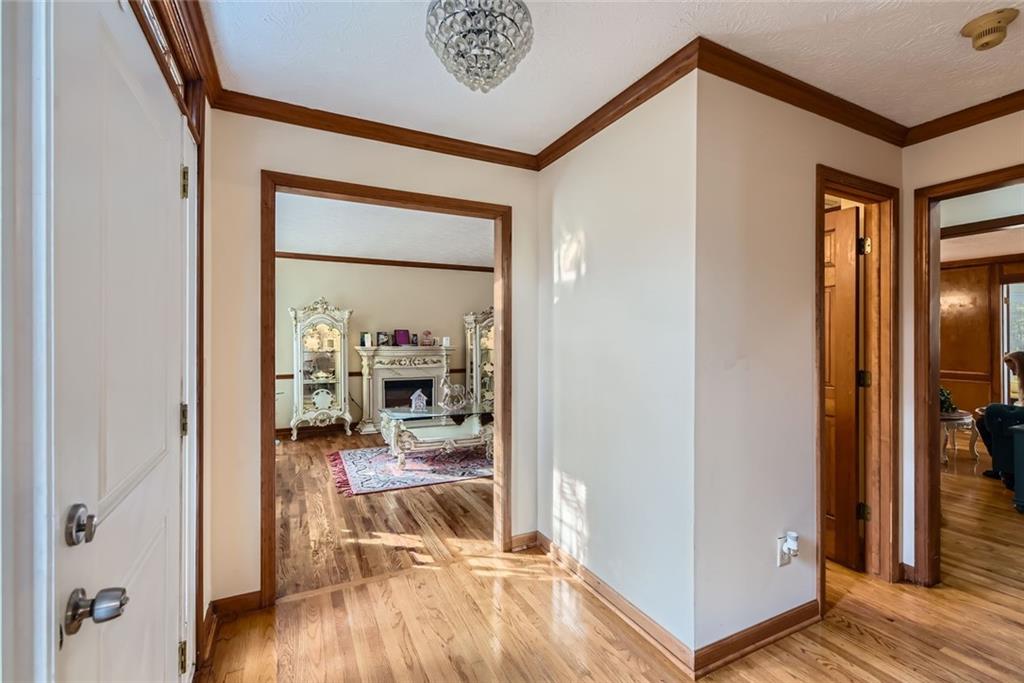2582 Fairview Lane