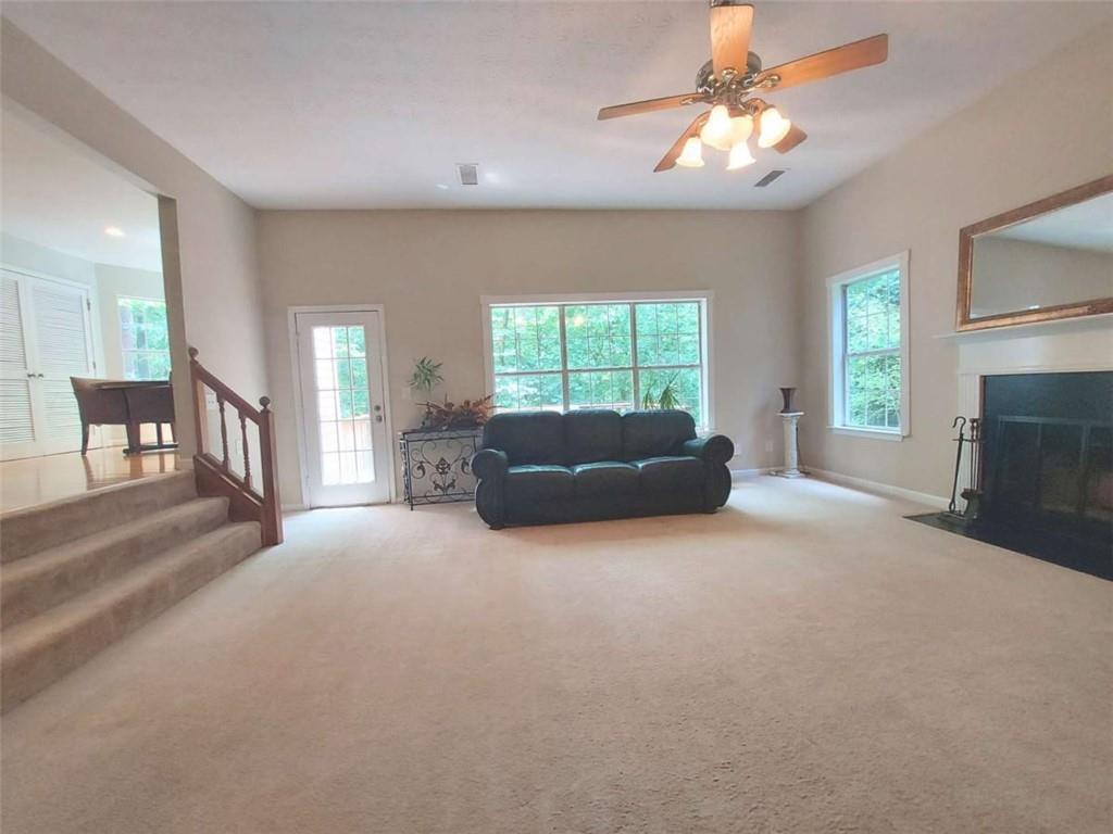 2737 Crestworth Lane