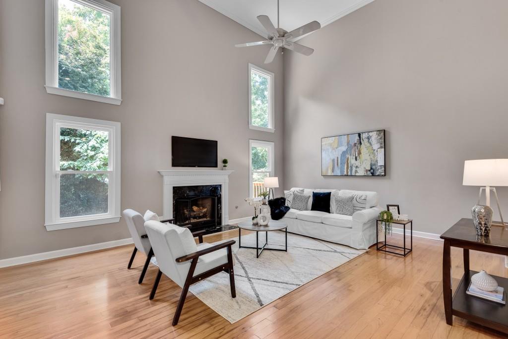 1410 Crescent Walk