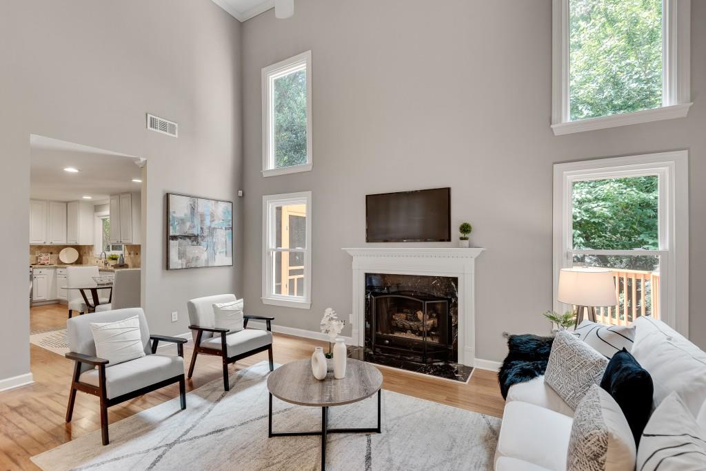1410 Crescent Walk