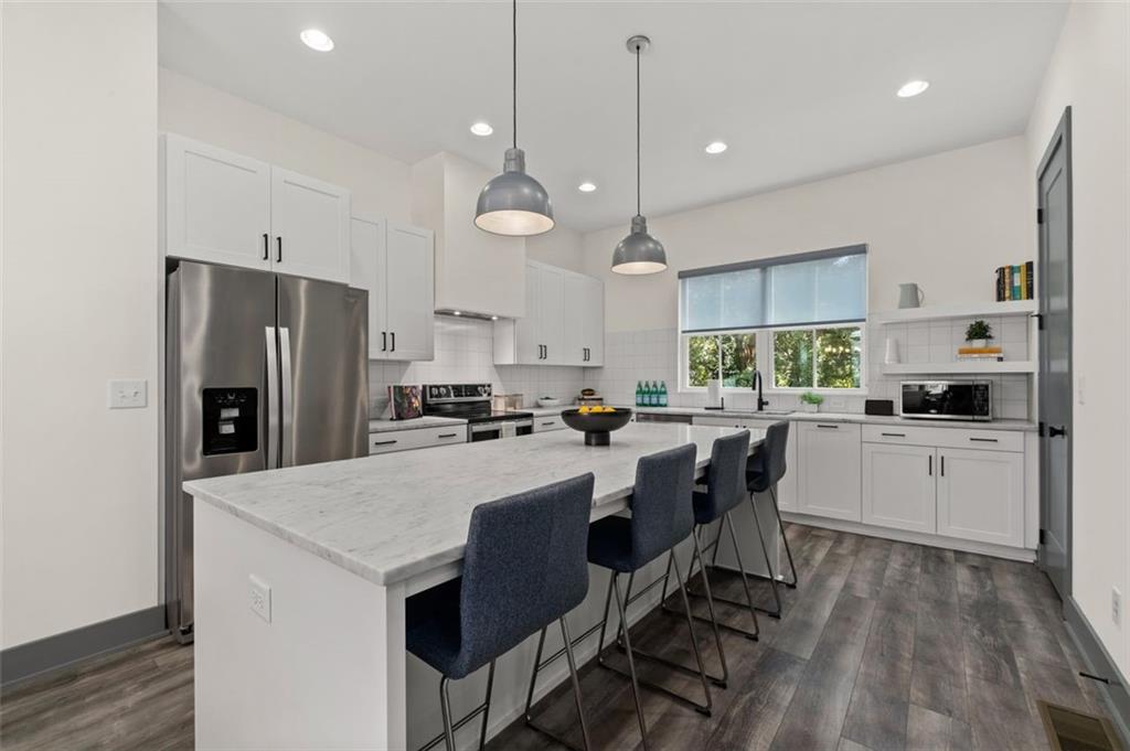 3 Becker Place NW
