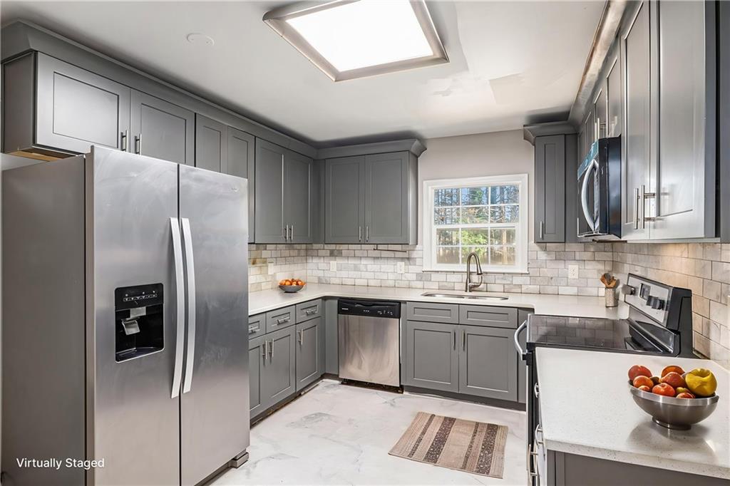 4521 S Roberts Drive