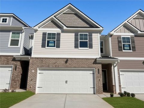 Townhouse For Sale - 6354 Warbler Court<br/> Morrow, GA 30260