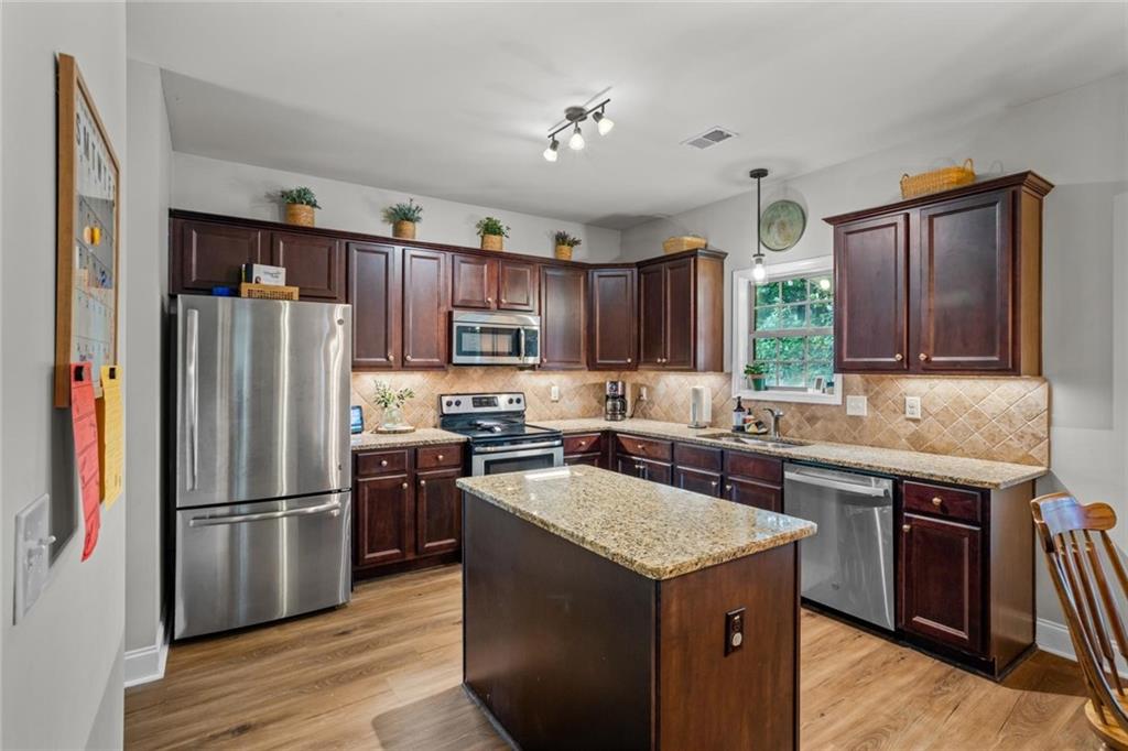 906 Maple Creek Court