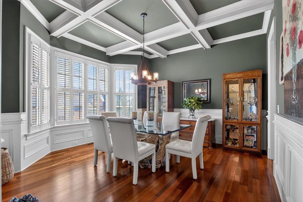 1812 Buckhead Valley Lane NE