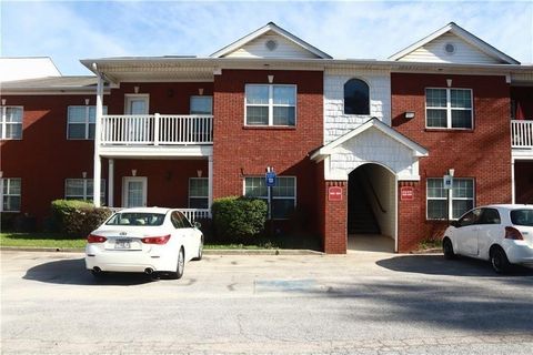 Condo For Sale - 7712 Autry Circle #516<br/> Douglasville, GA 30134