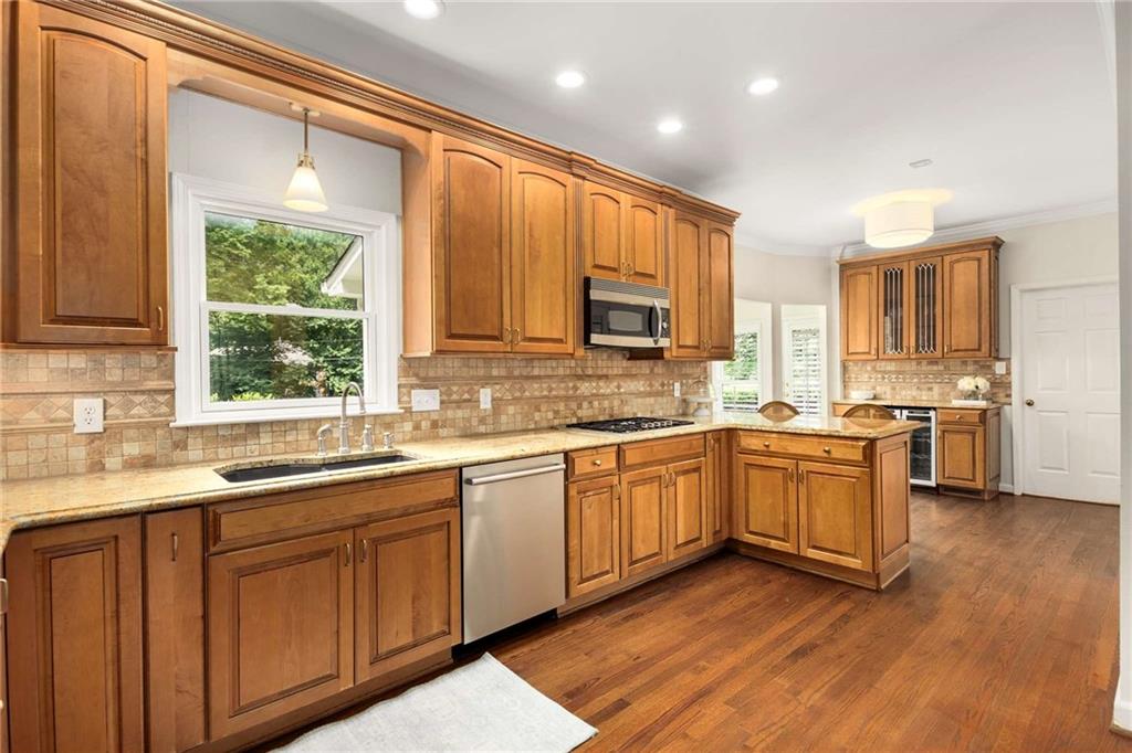 360 Spindle Court, Sandy Springs, Georgia image 13