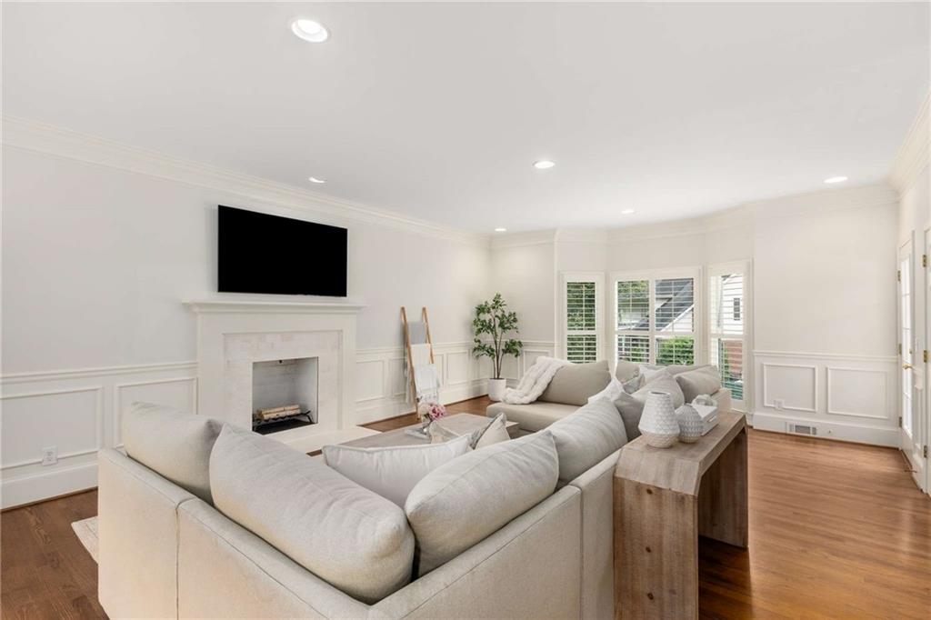 360 Spindle Court, Sandy Springs, Georgia image 7