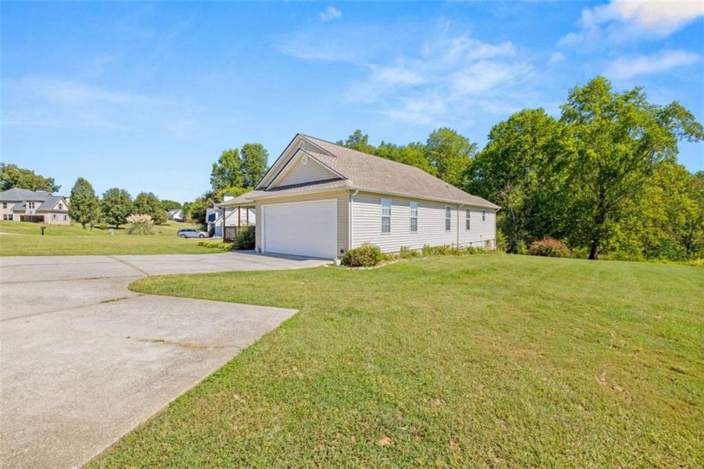 219 MALLARD POND CIRCLE
