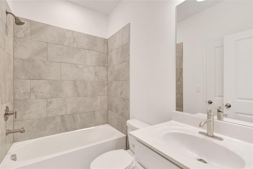 387 Danville Avenue, Suwanee, Georgia image 38