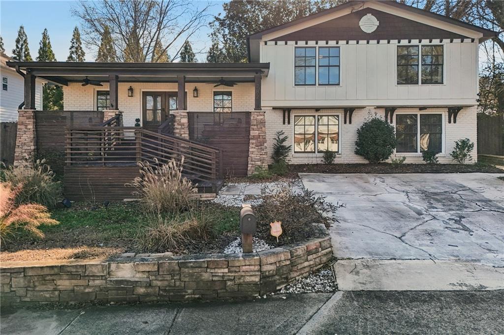 282 Montgomery Street NE